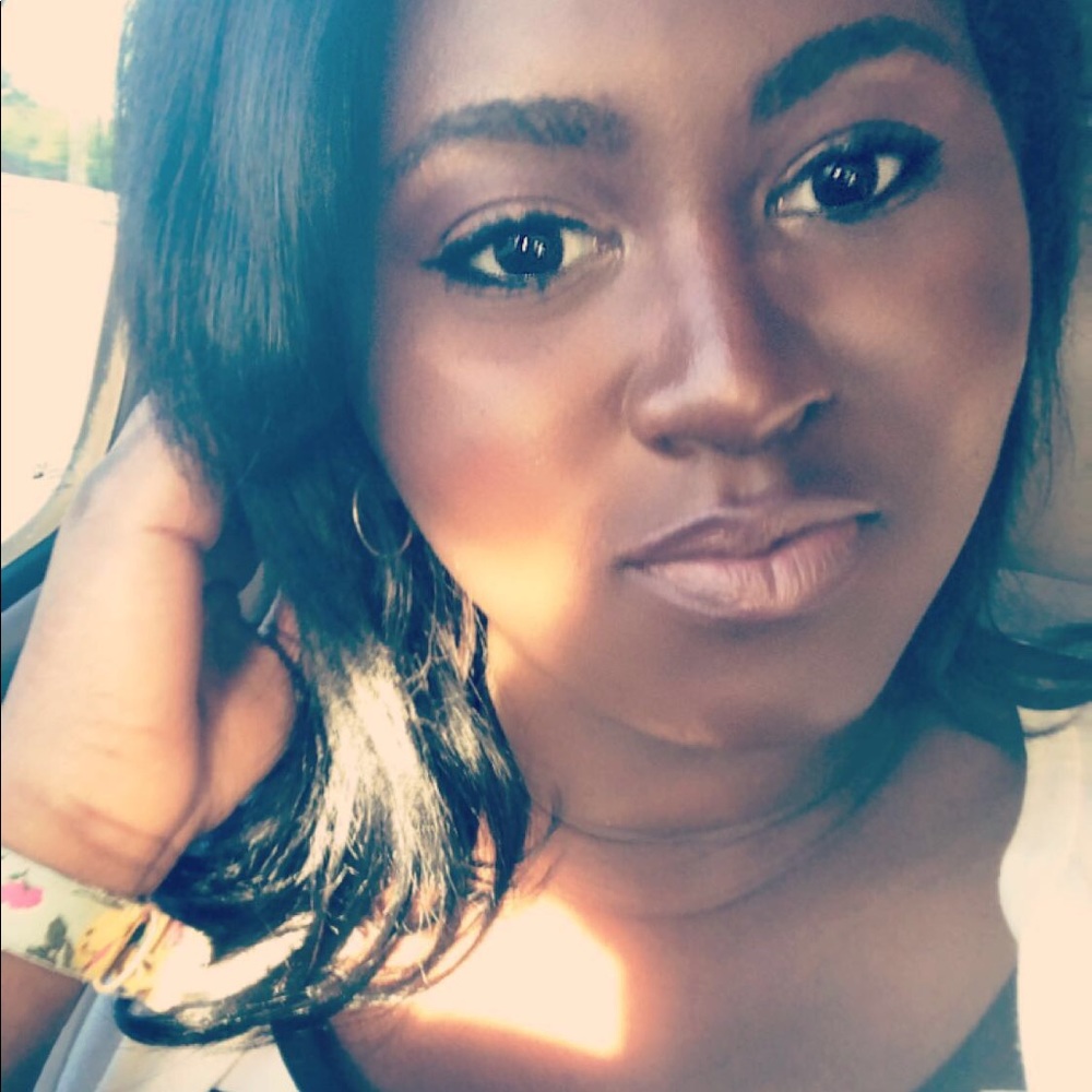 Meet your Posher, Mia